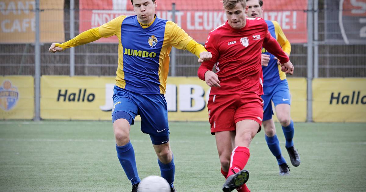 De uitslagen, doelpuntenmakers en wedstrijdverslagen van het zondagvoetbal