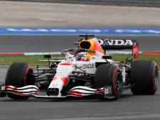 Verstappen start achter Bottas, Hamilton ondanks snelste tijd tien plekken teruggezet