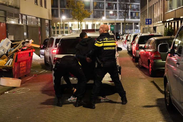 Eén van de verdachte wordt aangehouden.