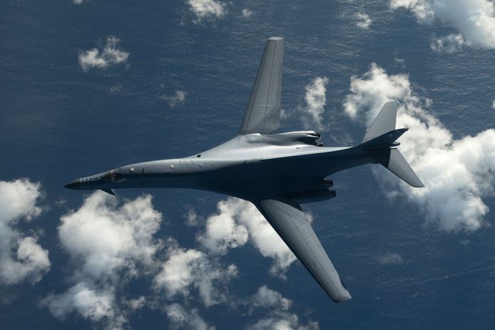 Een B-1B-bommenwerper van de Amerikaanse luchtmacht.