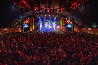 Antoon, Mart Hoogkamer, Emma Heesters en Kraantje Pappie op Paaspop Den Hout