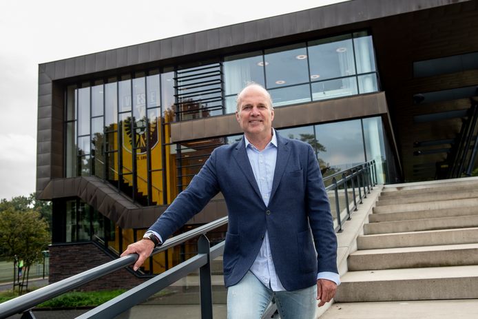 Peter Rovers wordt de interim-directeur van Vitesse.