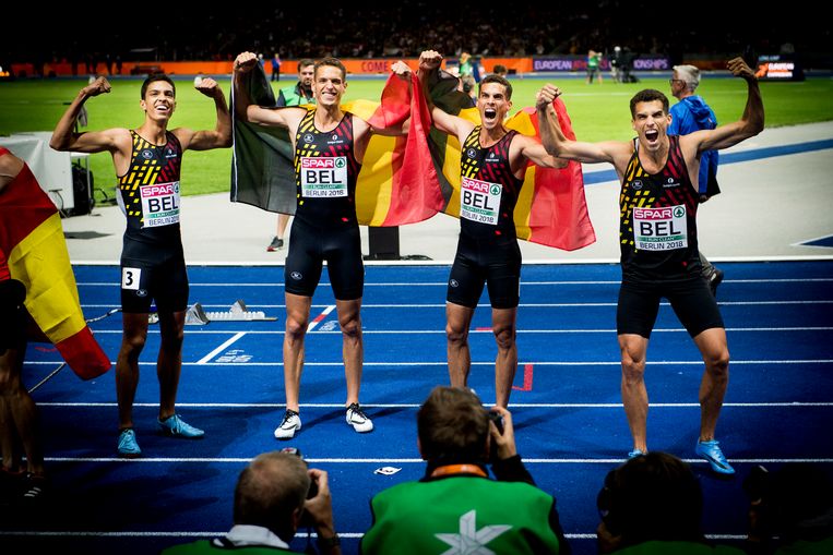 Jonathan Sacoor en de broers Dylan, Kevin en Jonathan Borlée veroveren Europees goud op de 4x400 meter in 2018 in Berlijn. Beeld BELGA