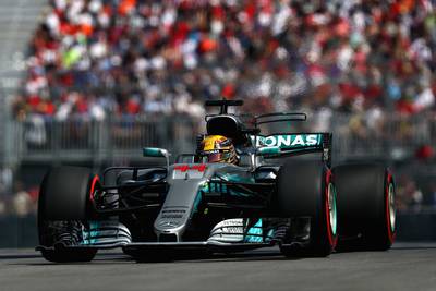 Hamilton wint in Canada, Verstappen valt uit met motorproblemen