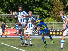 ‘Kleine Bambi’ verrast vriend en vijand bij Veenendaal: ‘Ik denk dat dit mijn tweede kopgoal was’