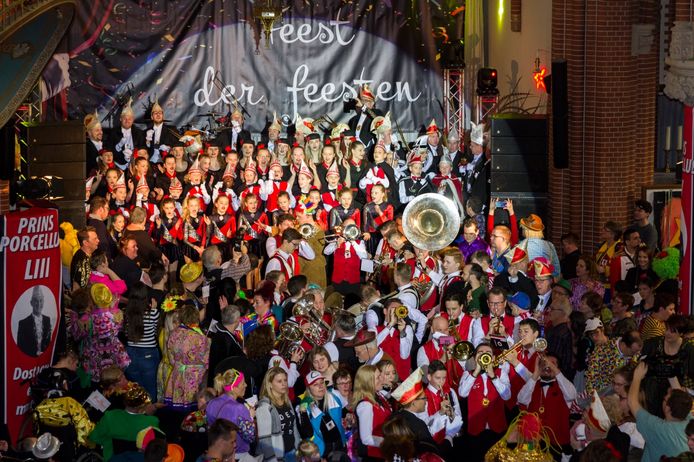 Rationeel toewijzing Bezet Kruisherenkapel Uden weer decor voor 'Feest der Feesten' | Maashorst | bd.nl
