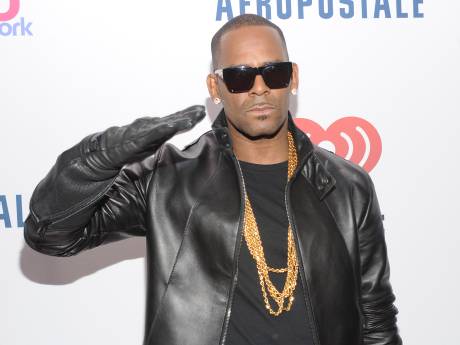 Proces tegen R. Kelly begonnen: ‘Meisjes kwamen zelf op hem af’