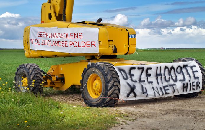 Bewoners in de polder van Zuidland protesteerden al eerder tegen de komst van windmolens.