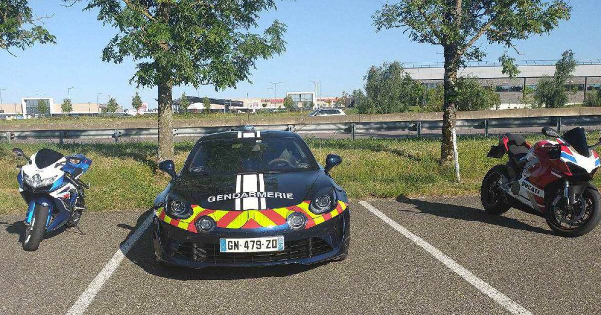 Nederlandse vader en zoon scheuren met 214 km/u op de motor, rijverbod