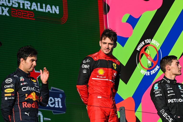 Sergio Pérez (tweede), Charles Leclerc (eerste) en George Russell (derde) op het podium. Beeld Photo News