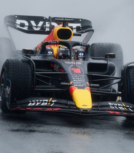 Oppermachtige Max Verstappen pakt pole in Canada en ziet teamgenoot Sergio Pérez crashen: ‘Was tricky’
