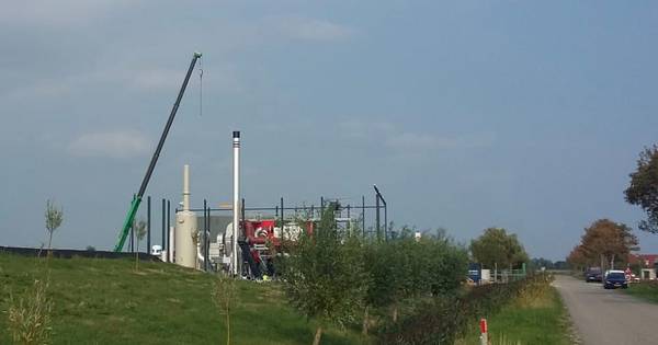 Een fabriek in de polder bij Sirjansland