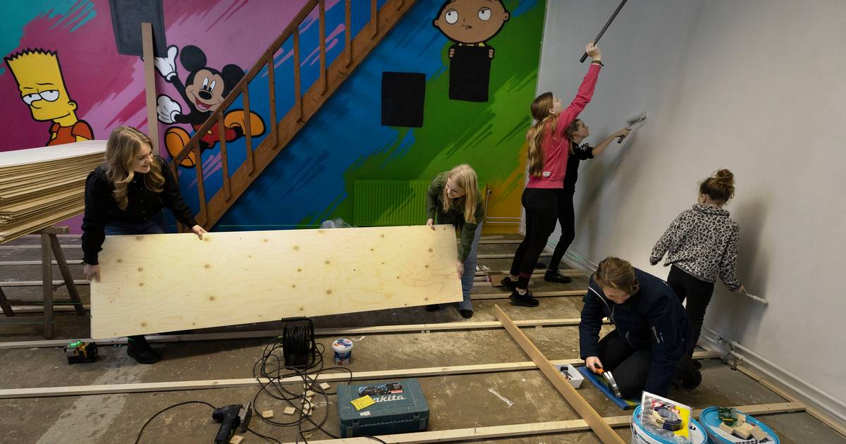 Nieuw jeugdhonk in de maak in Spoordonkse kerk: ‘Heel leuk om aan dit project te werken’