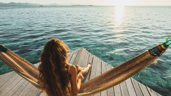 Hoe komt het dat iemand zonder diploma gemiddeld minder vakantiedagen krijgt dan iemand mét hoger diploma? 