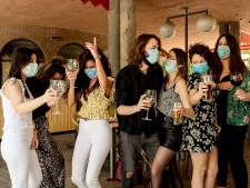 Il faudra provisoirement porter le masque pour faire la fête... même pour danser