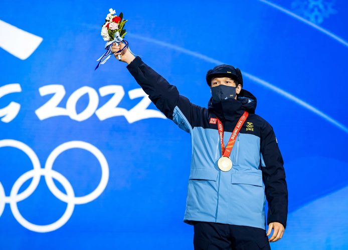 Nils van der Poel liet zich na zijn twee gouden medailles in Peking erg kritisch uit over de toewijzing van de Spelen aan Peking.