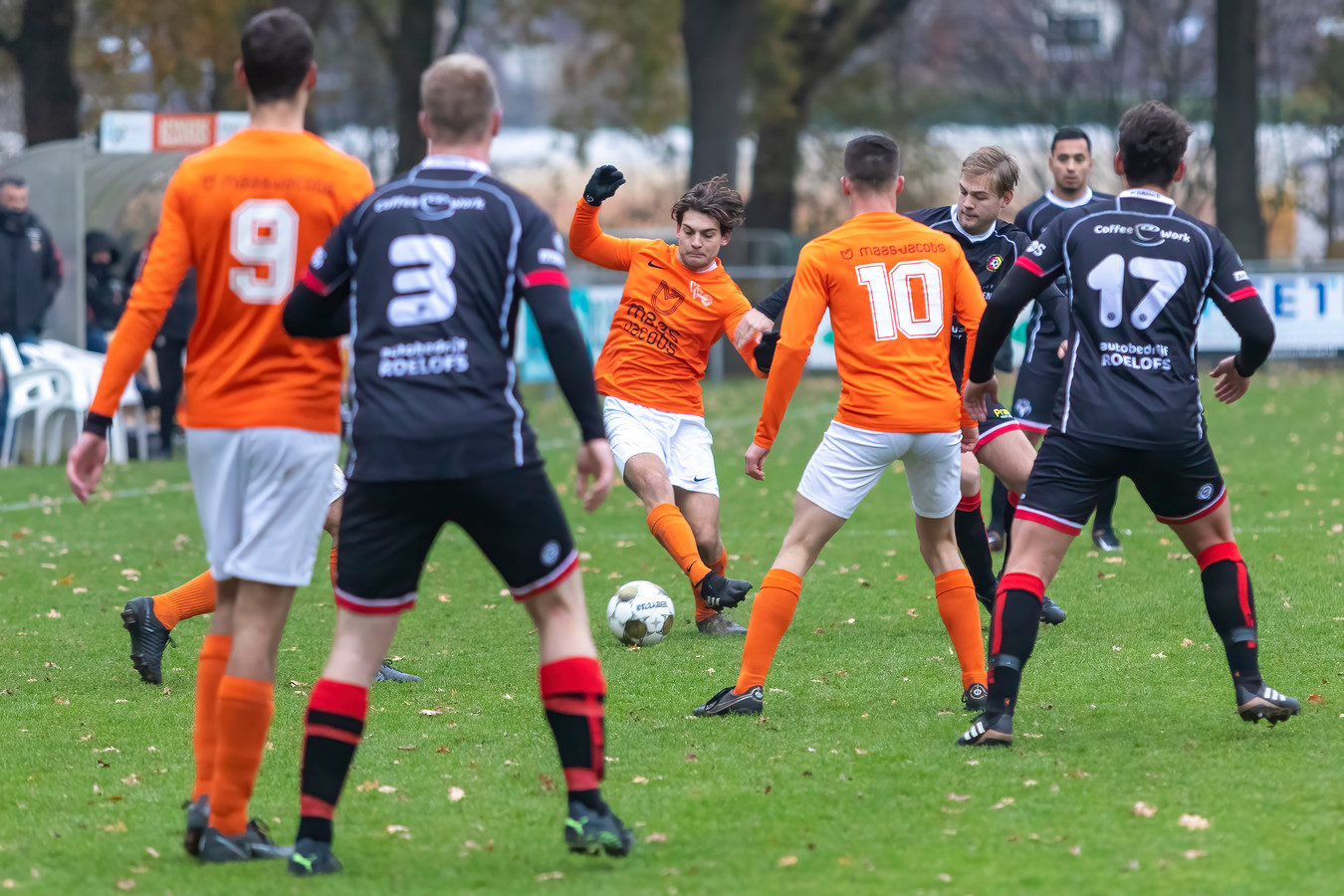 Justin Houtzager tekende voor de assist bij de 1-0 van Moerse Boys.