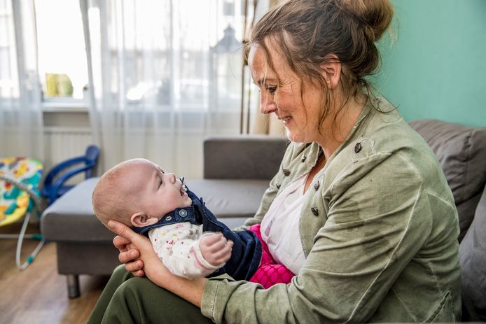 Nicole 38 Uit Eerbeek Wist Niet Dat Ze Zwanger Was Tot De Bevalling Begon Binnenland Destentor Nl