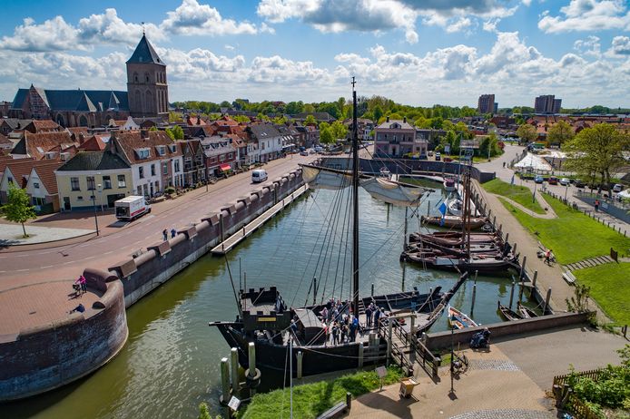 De Kamper Kogge, hier in rustig vaarwater.