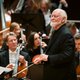 De haai in Jaws werd pas echt eng door de muziek van John Williams. De componist wordt 90. Wat maakt hem zo goed?
