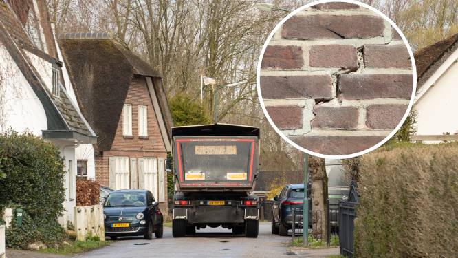 Ophef in Eembrugge: vrachtwagens die af en aan rijden met grond veroorzaken flinke schade
