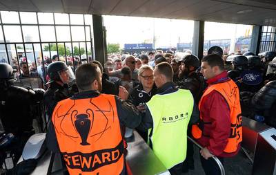 Incidents au stade de France: la Fédération française de football défend la thèse des “35.000 faux billets”
