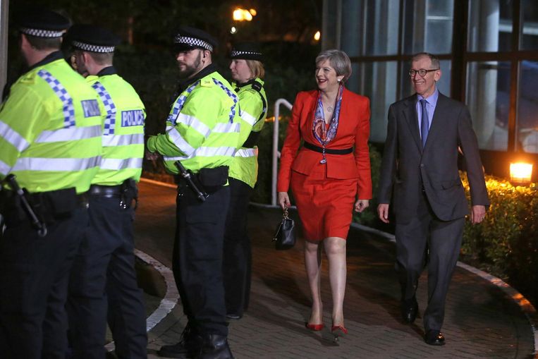 Theresa May vrijdagochtend vroeg. Beeld afp