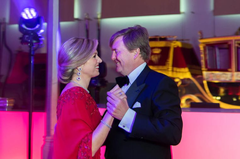 Den Haag, 29 april 2017: koning Willem-Alexander en koningin Máxima op het Koninklijk Staldepartement ter ere van zijn vijftigste verjaardag. Beeld © RVD - Jeroen van der Meyde
