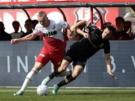 Go Ahead Eagles denkt lang aan een punt, maar gaat in blessuretijd onderuit tegen FC Utrecht