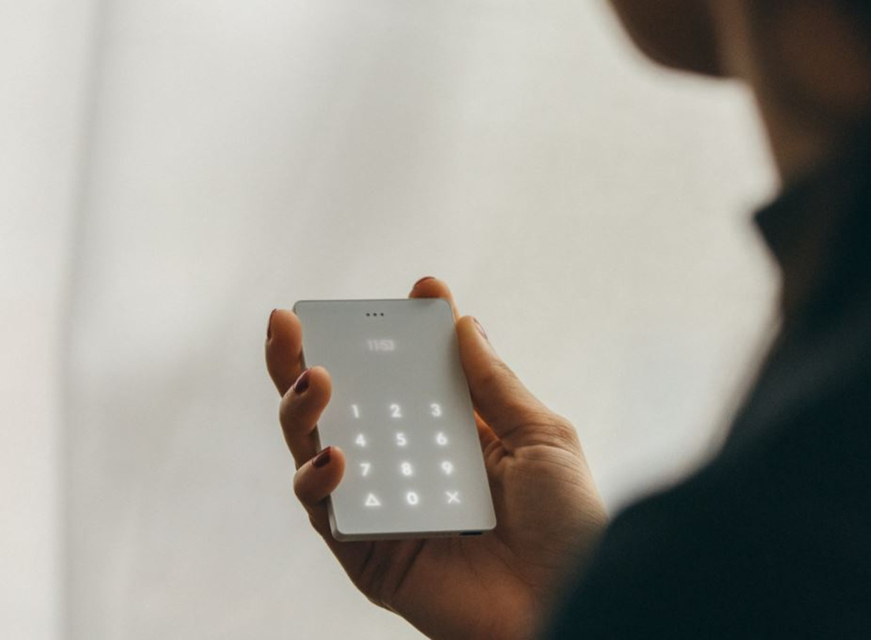 Mobile generation. ЛАЙТФОН. Light Phone 2. Небольшие вызовы. Dumb Phone.