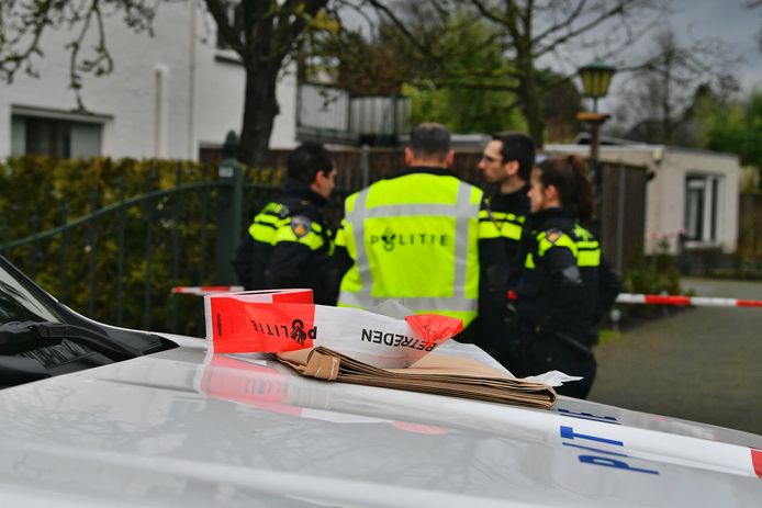 Een persoon raakte dinsdagmiddag gewond bij een steekpartij bij een B&B in Valkenswaard.
