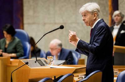 Kamer wil einde aan excessieve beloningen van externen