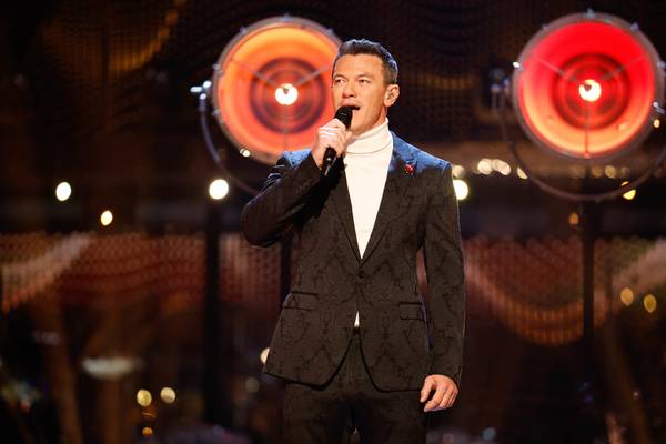 Luke Evans: Showtime!