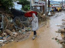 Nederlanders vast op Kreta door noodweer: ‘Was zelfs te gevaarlijk om vliegtuig te lossen’