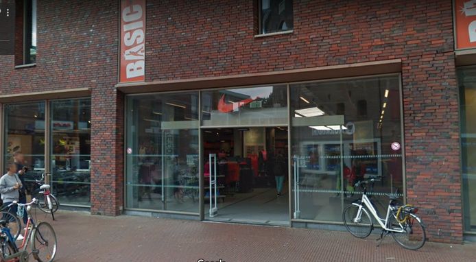 Moment Stof goedkoop Nike Store Groningen in opspraak: 'We moeten klanten op basis van  huidskleur in de gaten houden' | Binnenland | AD.nl