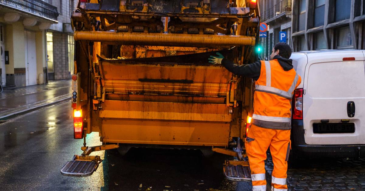 Garbage collection calendars are distributed Antwerp