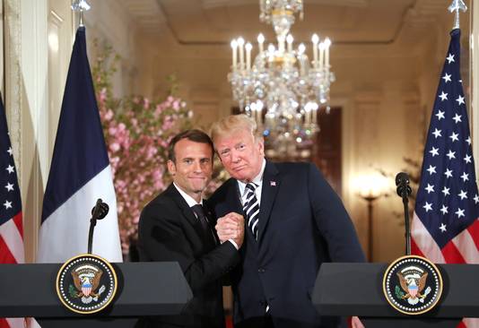 Van de bromance tussen Trump en Macron in april is inmiddels geen sprake meer.