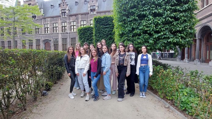 Vluchteling-studenten uit Oekraïne krijgen onder meer taalonderwijs op maat aangeboden.