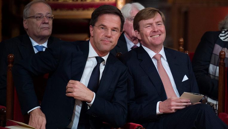 Premier Mark Rutte en Koning Willem-Alexander bij de viering van het 200-jarig bestaan van het parlementaire tweekamerstelsel in Nederland in 2015. Beeld anp