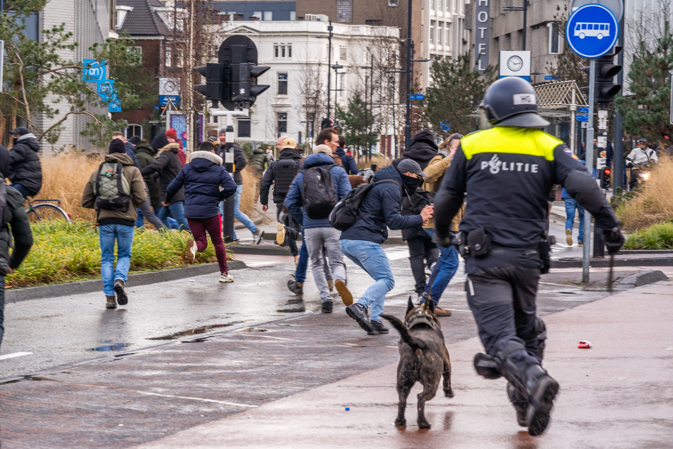 Chaos door zware rellen Eindhoven na anti lockdown demonstraties