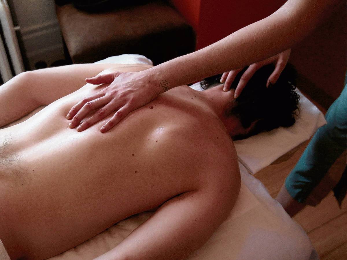 Illegale, erotische massages zorgen voor overlast: klanten stonden zelfs in  de verkeerde woonkamer | Home | destentor.nl