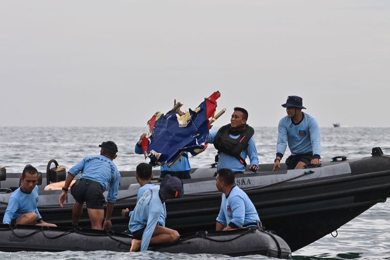 Kecelakaan Penerbangan SJ182 menunjukkan bahaya penerbangan di Indonesia