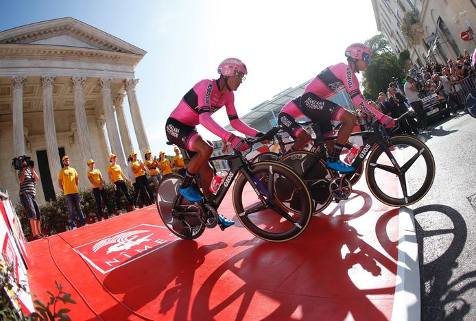 Renners van Manzana Postobon tijdens de Vuelta.