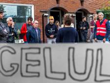 Bewoners Croeselaan doen geëmotioneerd beroep op Utrechtse politiek: ‘Overheid wil ons thuis afnemen’