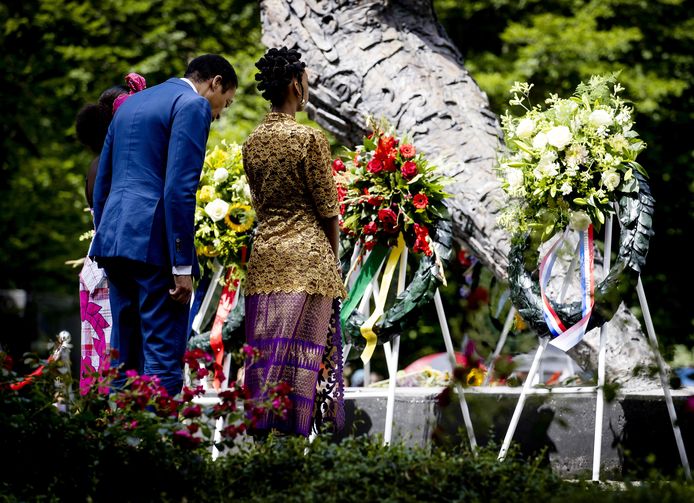 Franc Weerwind, minister voor Rechtsbescherming, bij het Nationaal Monument Slavernijverleden, tijdens de nationale herdenking van het Nederlands slavernijverleden.