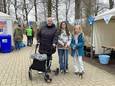 Carmen, Griete en Noor helpen bij de Lenteschoonmaak in het Vrijbroekpark.
