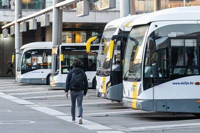 More than half of De Lijn’s buses and trams will not run on Monday