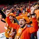 Theaters, musea, sportstadions kunnen met een sneltest weer even open, op proef
