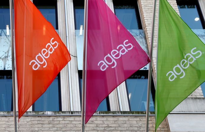 De aandelen van veel verzekeraars gingen vrijdag omlaag op de Europese beurzen. In Brussel noteerde Ageas  's namiddags  met een verlies van zowat 2 procent.