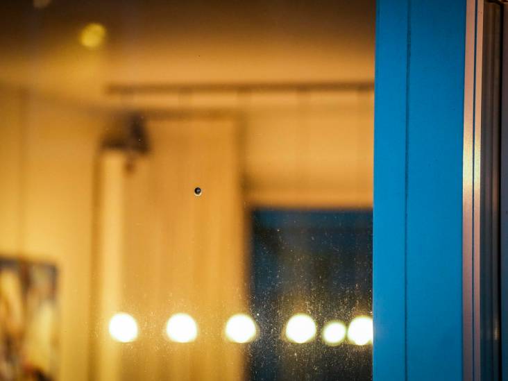 Rijtjeshuis vanuit flat beschoten aan de Beverloweg in Eindhoven, verdachte drie uur later gepakt